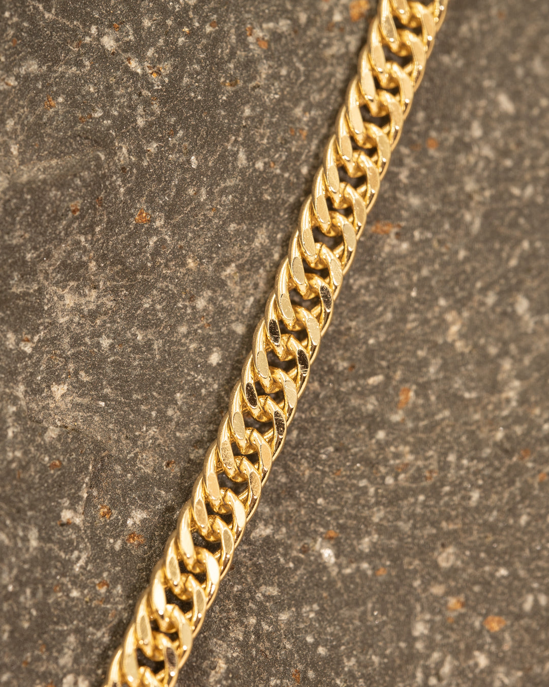 CADENA MILÁN